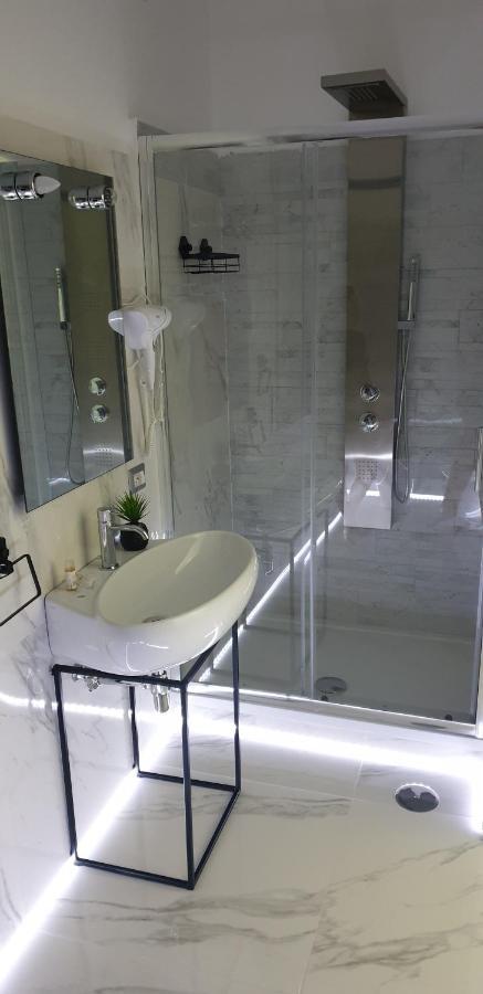 Dame Crotone Bed & Breakfast ภายนอก รูปภาพ
